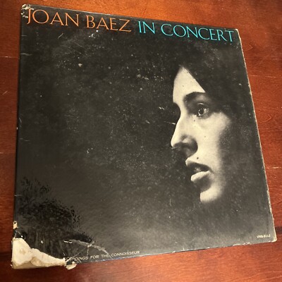 Joan Bays In Concert