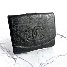 Cartera CHANEL Doble Plegable Logo CC Piel de Caviar Cartera de Cuero Negra Artículo de Lujo Usada