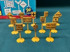 Plasticville 1405 Railroad and Street Signs in Original Box — photo 4