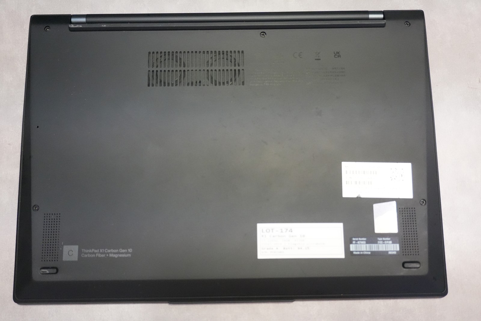 Lenovo ThinkPad X1 Carbon Gen 10, 14-Inch Laptop, with Intel Core i7-1265U vPro 12th Gen., 512 GB SSD (Solid State Drive), Windows 11 Pro