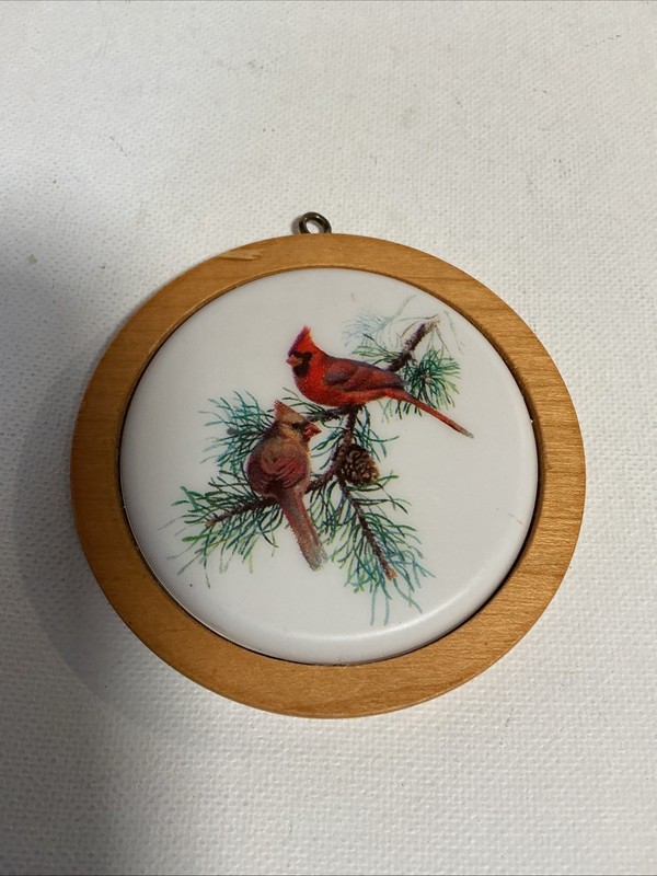 1982 Hallmark Cardinals 1st Holiday Wildlife Series Ornament Cardinalis Vintage