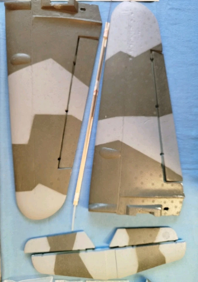 ROBBE Vintage ME 109 1/10 Tarnversion ref. 30901000 + Motor Set. - Photo 3/4