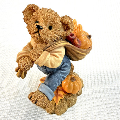 Kuddles Korner - 11768 - Fall Harvest Bear - Boy Carrying Satchel 2002 - Vintage
