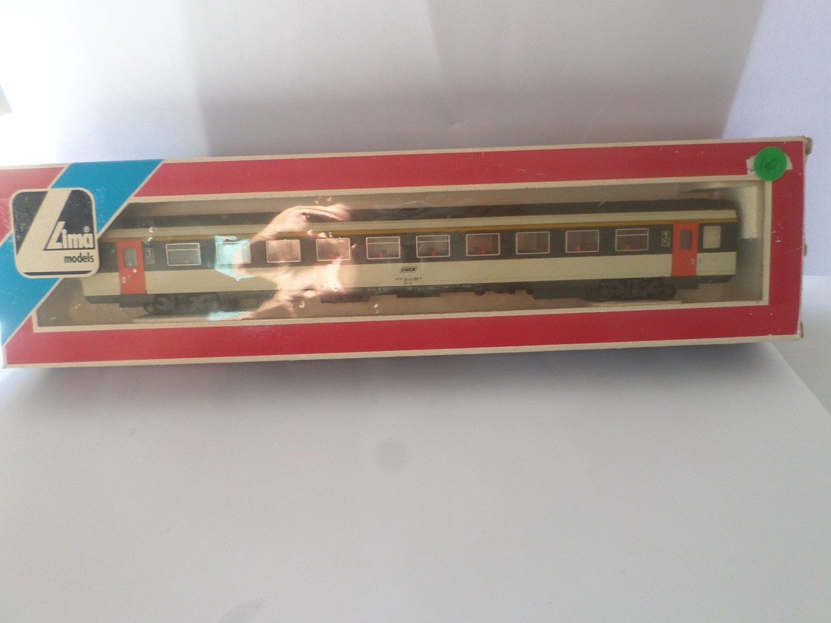 LIMA HO REF 309113 VOITURE VOYAGEUR GRANDES LIGNES, 1e CLASSE INOX, SNCF, TOIT TRANSPARENT AMENAGÉ - Collection LIMA HO REF 309113 VOITURE VOYAGEUR GRANDES LIGNES, 1e CLASSE INOX, SNCF, TOIT TRANSPARENT AMENAGÉ - Collection