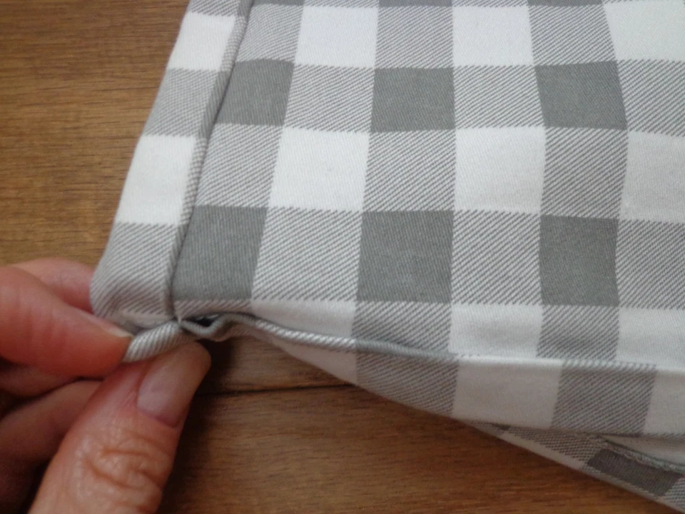 SO women's NWT junior sz 9 super stretch white/grey checkered high rise shorts  - Image 3 of 4