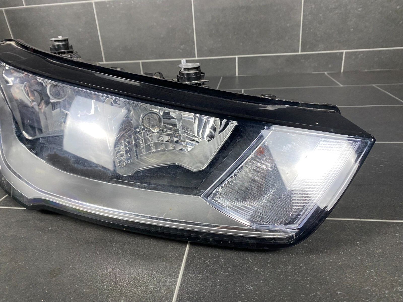 Audi A1 8x Halogen Frontscheinwerfer rechts Facelift ab 2015 for  