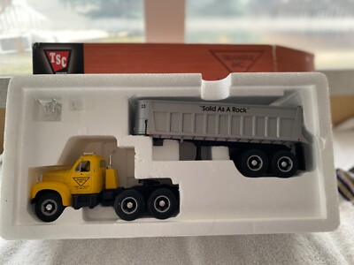 First Gear 1/34 Mack B61 Tractor & Trailer Arrow Transport - Occasion