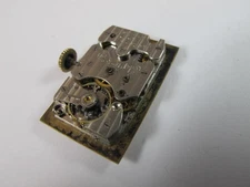 ELGIN CIRCA 1933 GRADE 483    18/0 Size  RECTANGULAR WITH STAR DIAL