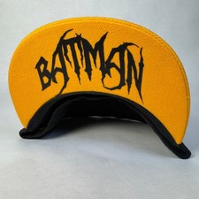 Batman Hat DC Comics Men's S/M Fitted Black Yellow Flat Brim Bat Signal Logo