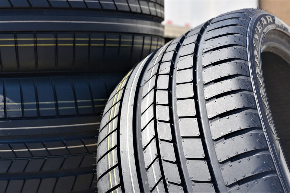 Tire 255/55R18 Goodyear Eagle F1 Asymmetric ROF Performance Run Flat ...