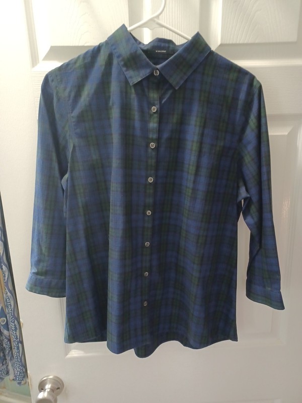Land’s End Women’s Button Front 3/4 Sleeve Shirt. Navy Blue, Green Size 12