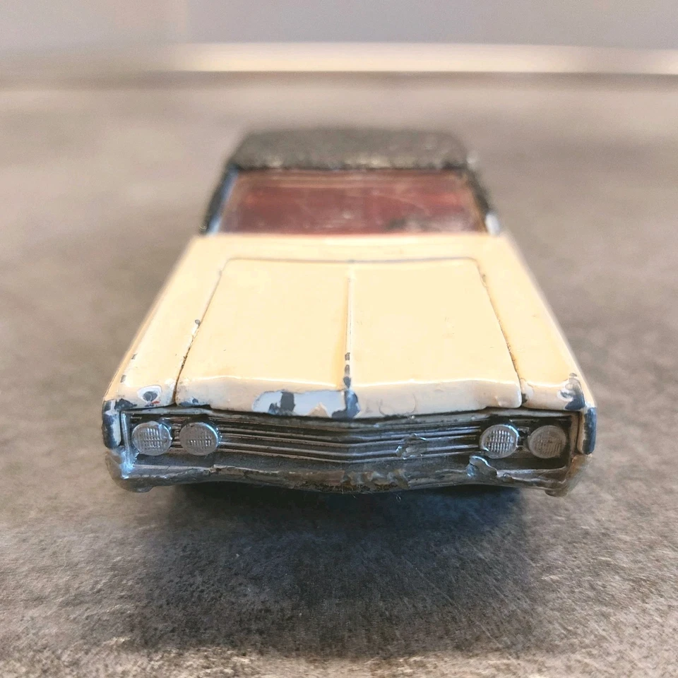 DINKY TOYS GB OLDSMOBILE DYNAMIC 88 Made in Hong Kong 1965 57/004 Scala 1:42 - Immagine 3 di 4