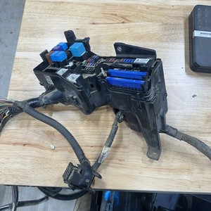 2007-2011 Toyota Camry 2.4L Engine Fuse Box Relay Junction Block 82720-06090 OEM