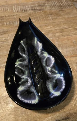 VINTAGE MID CENTURY ROYAL HAEGER CERAMIC ASHTRAY.