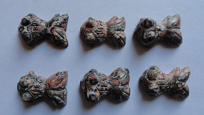 GOLDFISH Set C (pkg of 8) Leopardskin Jasper Beautiful Carved Animal Beads
