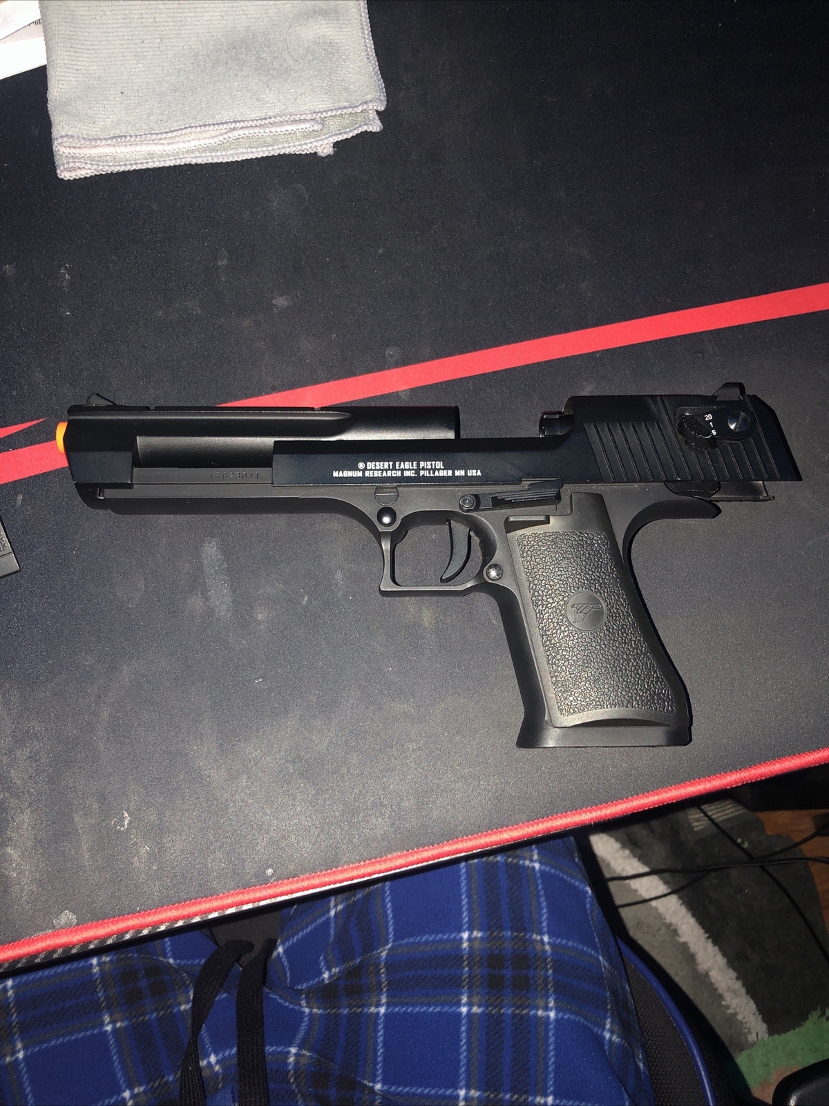 Magnum Research Inc. Pillager Desert Eagle (C02) Airsoft Gun (MAGAZINE