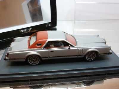 NEO MODELS 43554 LINCOLN CONTINENTAL MARK V - SILVER 1:43