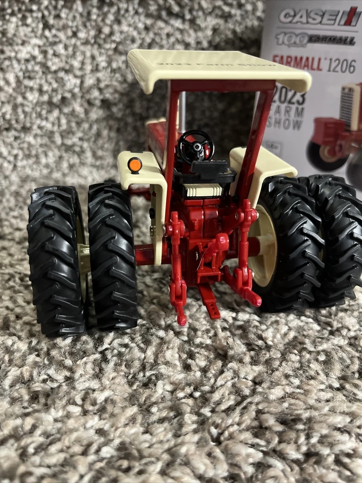 2023 ERTL Case IH 1/32 Farmall 1206 Farm Show Edition NEW!! - Image 3 of 4