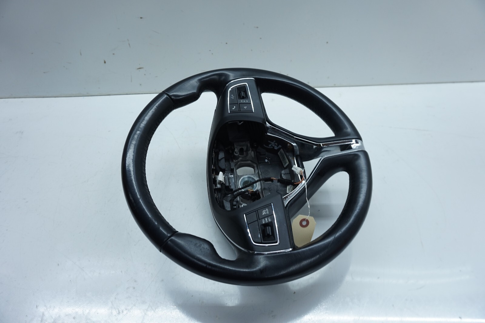 2014-2019 Maserati Ghibli OEM Steering Wheel Switch Assembly 06700445060