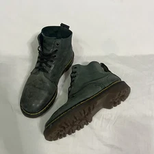Vintage Green Dr Martens 6 Hole Air Cushioned Soles Women’s US 7