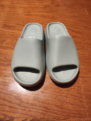 BRAND NEW Adidas Yeezy Slide (Salt) ID5480 Men s Size 10 New In Box