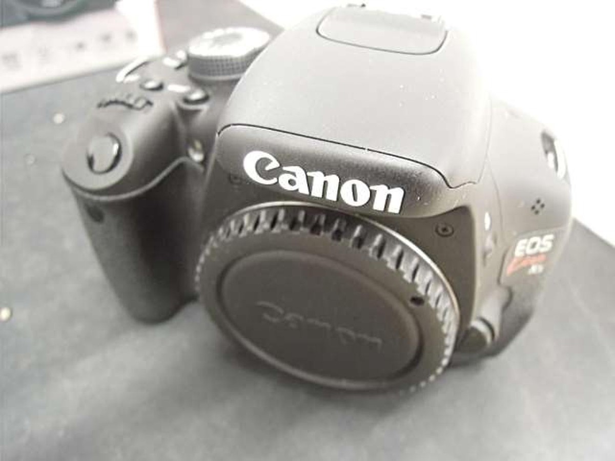 Canon EOS Kiss X5 DSLR Camera with 18-55mm & 55-250mm Lens, 18MP