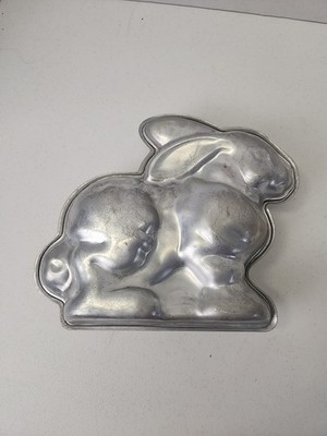Vintage 3-D Rabbit Cake Pan Mold Bunny Easter 2pc Metal 8''W x 9''T