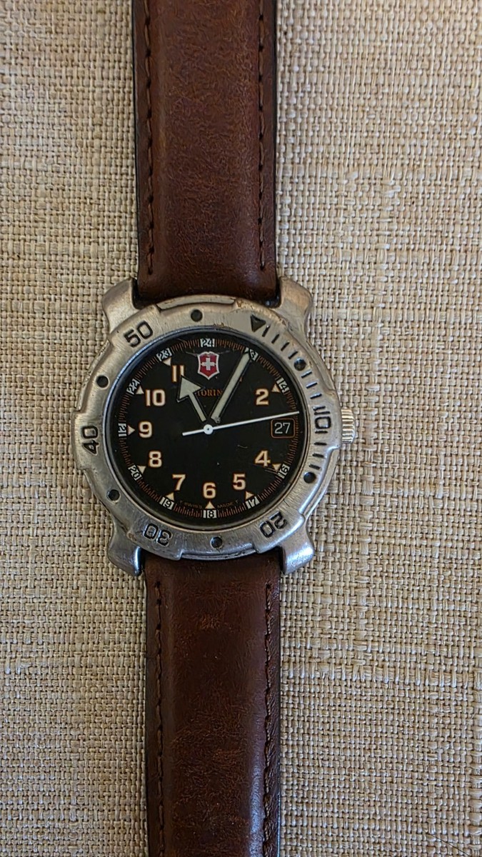 Victorinox Swiss Army Men's Watch - Model 4.566 - Stainless Steel