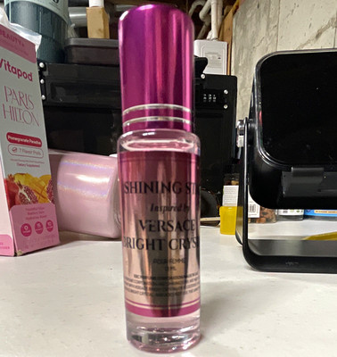 B82 Versace Bright Crystal Shining oil Shine/Gloss Hair Spray Pink Unisex