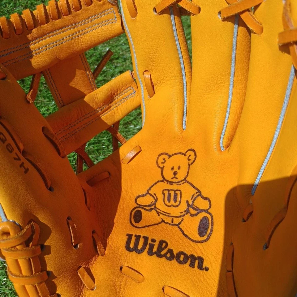 Guante de Softbol Wilson Bear Mujer Amarillo Modelo Infield Raro Japón Foto 2 de 4