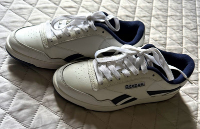 Reebok women's  Low Top Lace Up White/Navy Athletic Sneakers Rubber Sole Logo