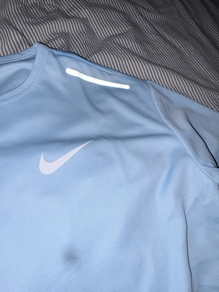 Nike T-shirt running homme M bleu clair logo éléments réfléchissants - Photo 4/4