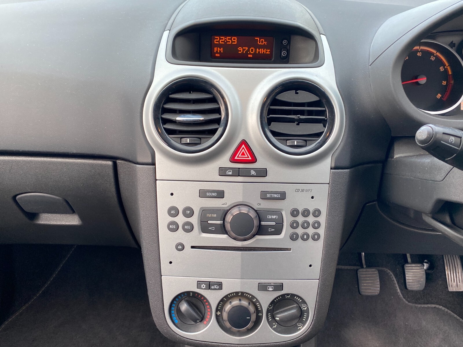 2010 Vauxhall Corsa 1.2 SXI * SPARES OR REPAIR * SUSPECT HEAD GASKET eBay