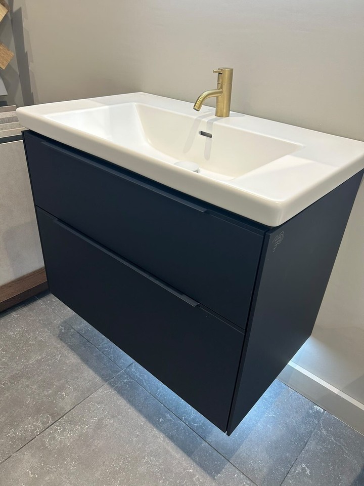 Ex display Villeroy & Boch Subway 3.0 800mm Basin Vanity Unit with LED