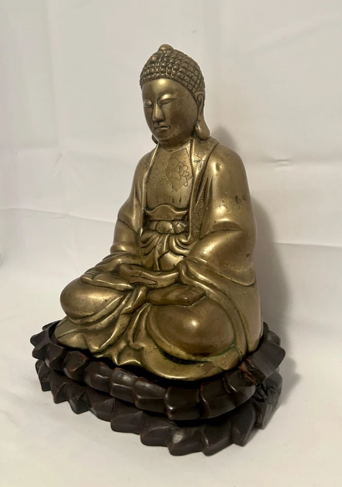 Antigua figura de Buda sentado de latón birmano sobre soporte tallado años 50 Foto 4 de 4