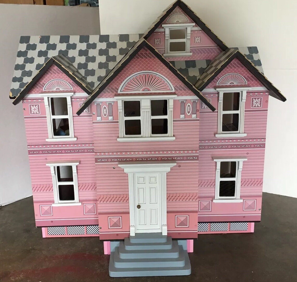 melissa and doug heirloom victorian doll house