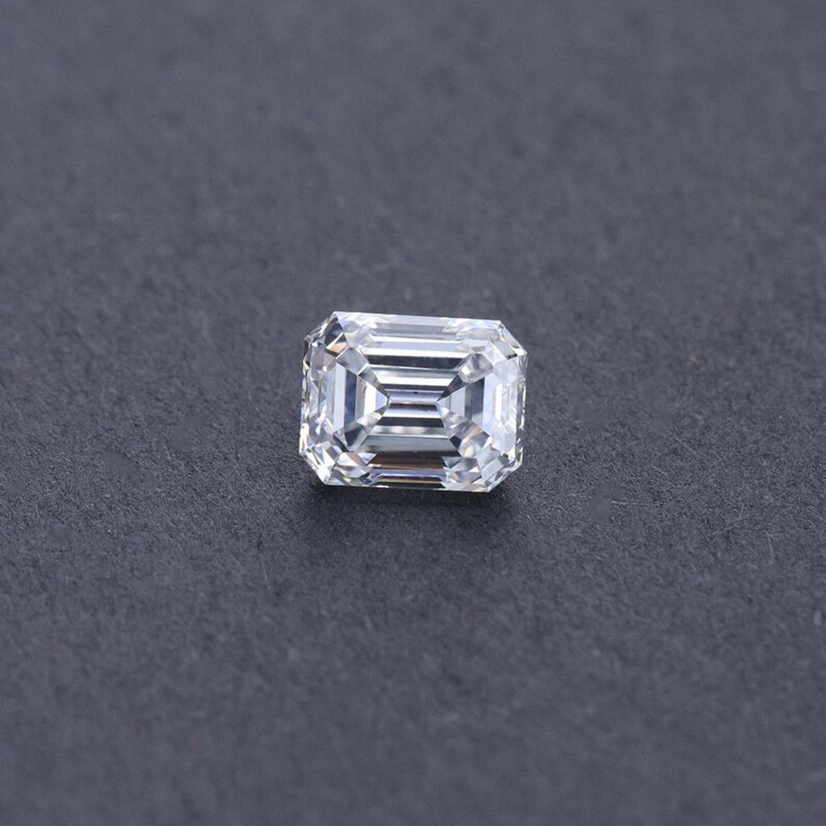 Premium Lab Grown CVD Diamonds - Round Cut Loose Stones (1