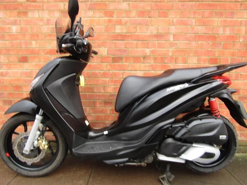 PIAGGIO MEDLEY, LIBERTY 125 , SERVICE HISTORY , WITH EXTRAS. ONE OWNER FROM NEW.