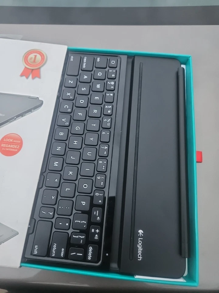 Logitech Wireless Bluetooth Ultrathin Keyboard Cover i5 for iPad Air -Black  - Image 2 of 3