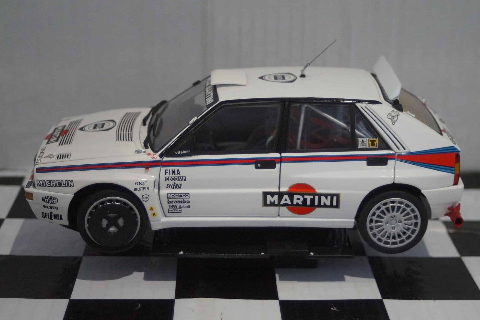 Kyosho LANCIA DELTA HF EVO 2 Rally 1991 Test Car (Martini) 08342T 1:18