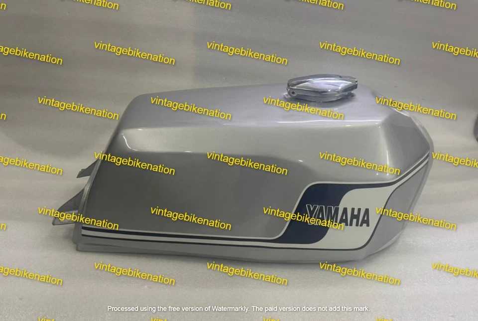 Tanque de gasolina Yamaha RD250 RD400 de acero pintado plateado 1976-1977 con tapa Foto 2 de 4