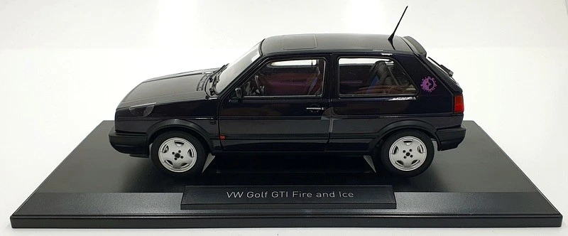 Norev escala 1/18 fundido 188558 - 1991 VW Golf GTI Fire & Ice - roxo metálico - Imagem 4 de 4