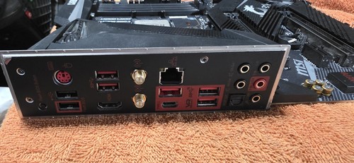 MSI MPG X570 Gaming Pro Carbon Wifi Motherboard With AMD Ryzen 9 3900x CPU - Picture 3 of 9