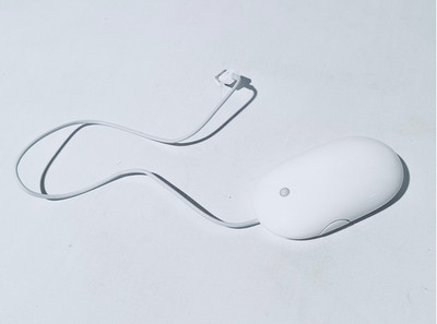 APPLE Mighty Mouse Scrollball Mouse - White (A1152) with USB Cable
