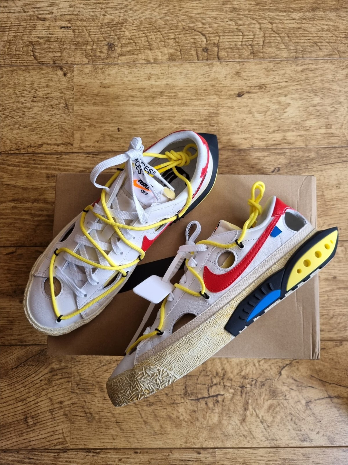 OFF WHITE X NIKE Nike Blazer Low x Off White Bianco Rosso tinta unita UK9 Nuovissimo