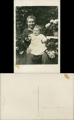 Private Photograph Mother, Woman with Child, Family Real Photo 1940 Private Photo