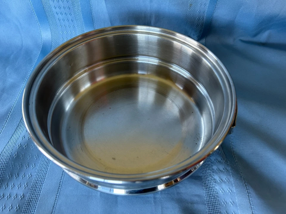 Vintage Lifetime 2 ½ QT. Saucepan w/Lid & Insert Stainless Steel - Image 4 of 4