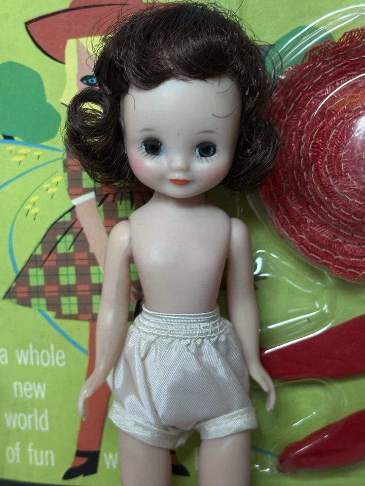 "Muñeca Betsy McCall vintage de personaje americano de 8"" ¡con trajes en tarjetas originales!! Foto 3 de 4