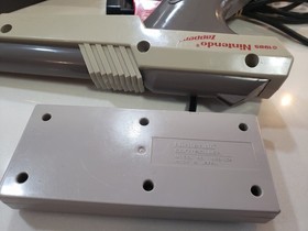 Original Nintendo NES Console Tested Zapper Controller 5 Games Genie Eliminator