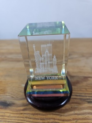 VINTAGE LASERGEÄTZTER KRISTALLBLOCK NEW YORK SKYLINE TWIN TOWERS STATUE OF LIBERT